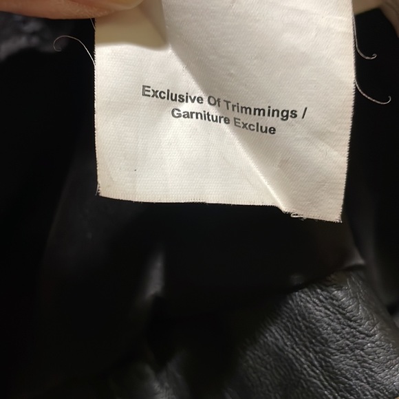 Danier black leather jacket (sz 4) - Picture 14 of 14